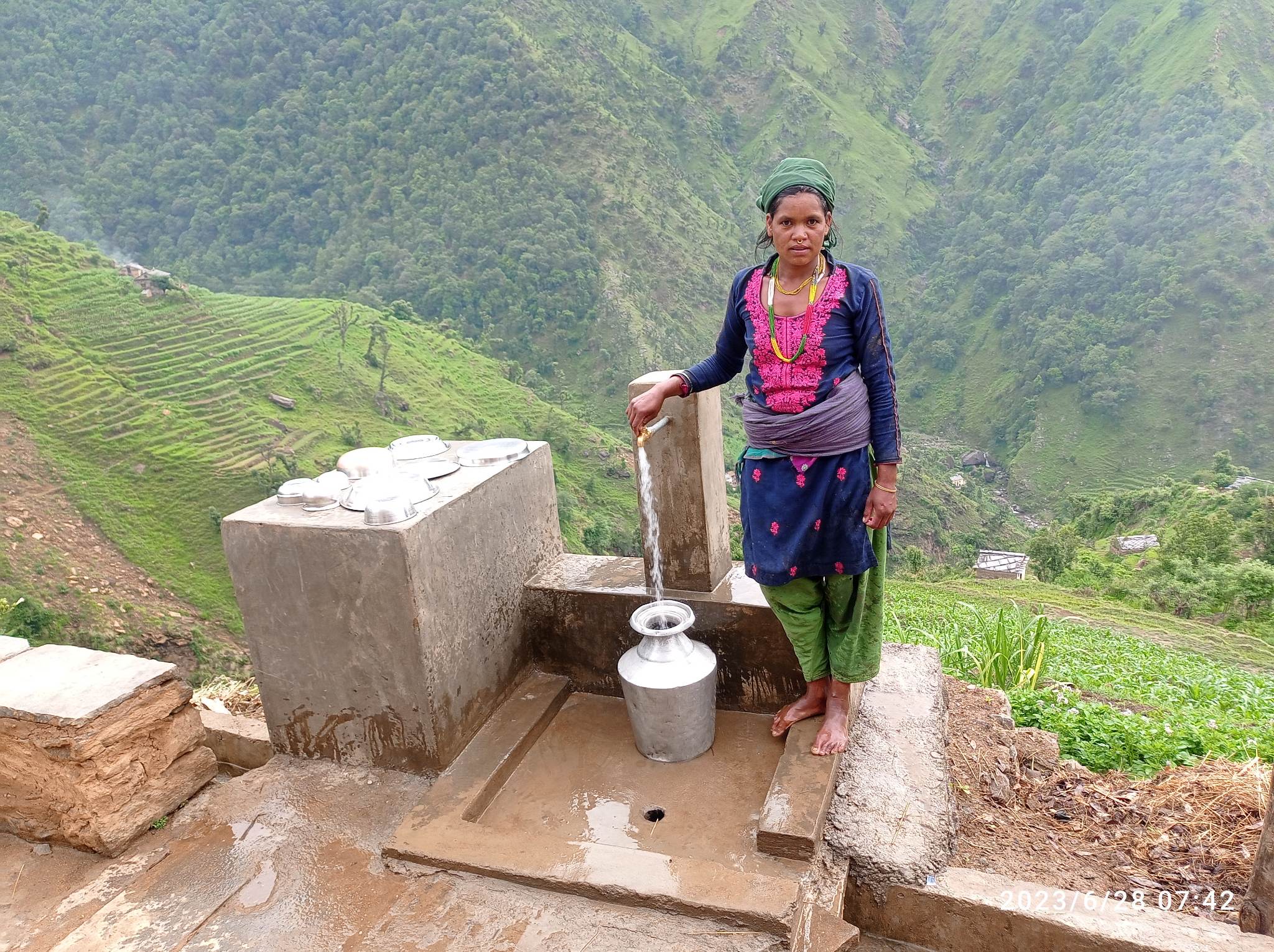 ६ हजार घरधुरीमा बने खानेपानीका धारा